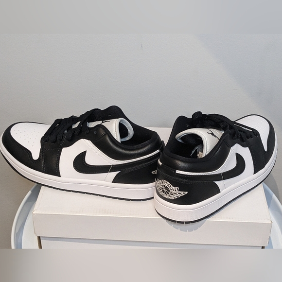 Nike Jordans 1 Low Dunk Black and White Women's Fits Like An Actual Size 6.5 - Picture 3 of 10